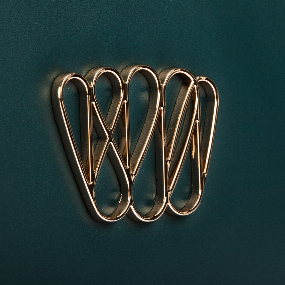 Parr Clutch: Cypress Noir