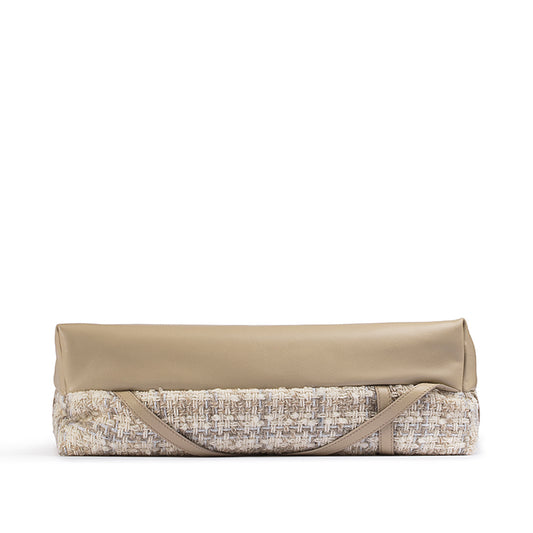 Parr Clutch: Moonmilk Tweed